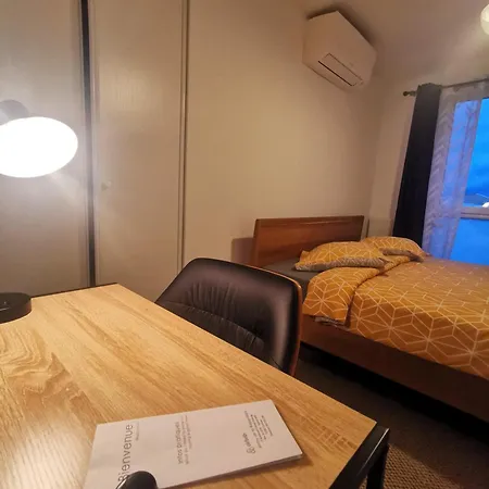 Chez Habitant Proche Metro Homestay *