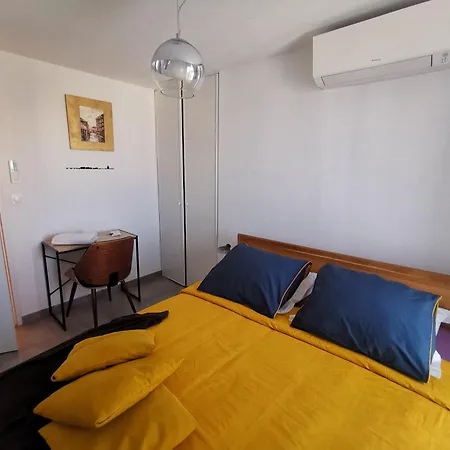 Chez Habitant Proche Metro Rum i privatbostad *