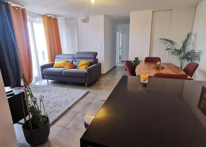 Chez Habitant Proche Metro ホームステイ