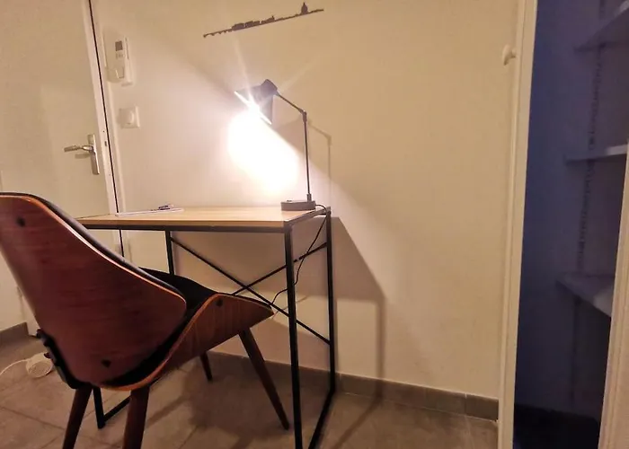 ホームステイ Chez Habitant Proche Metro *